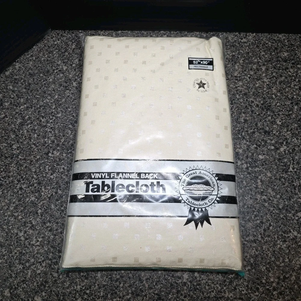 Vintage NOS The Great American Tablecloth Co Vinyl Flannel Back Tablecloth 52x90